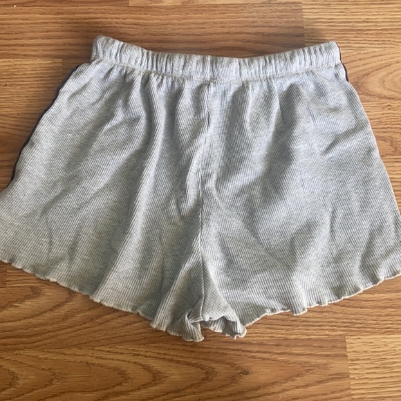 Brandy Melville John Galt gray shorts one size - Picture 2 of 3